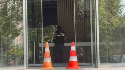 Boşanma Aşamasındaki Eşini Silahla Yaralayıp, Kaçtı