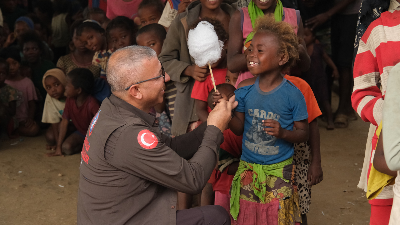 Türkiye&#039;den Afrika&#039;ya Uzanan İyilik Yolculuğu