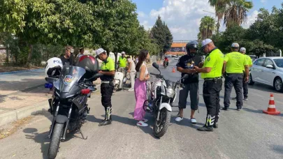 Adana'da Motosiklet Sürücülerine Ceza Kesildi