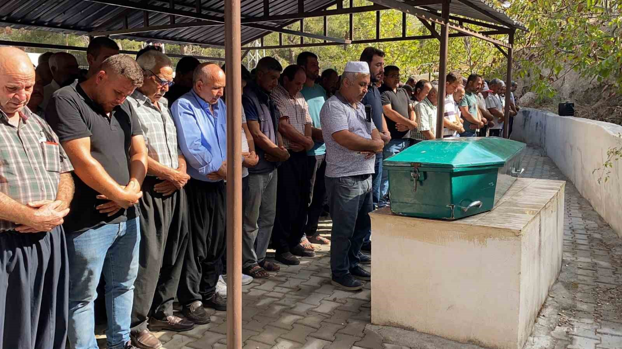 Mutluluklarından Geriye Fotoğraflar Kaldı