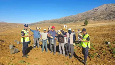 Tufanbeyli’de Jandarmadan dolandırıcılık ve KADES Eğitimi