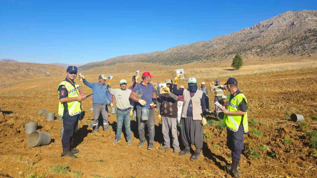 Tufanbeyli’de Jandarmadan Dolandırıcılık ve KADES Eğitimi
