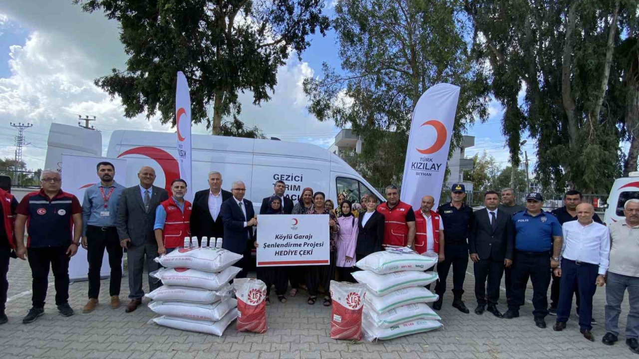 Adana’da Deprem Mağduru Çiftçilere Kızılay’dan Destek