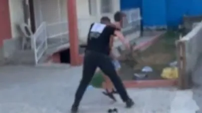 Bıçaklandıktan Sonra Duvardan Atlayıp Kaçmaya Çalıştı: