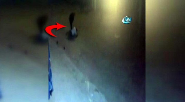 22 yerinden bıçaklayıp kulaklarını kesti