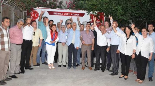 275 kişi MHP’ye katıldı