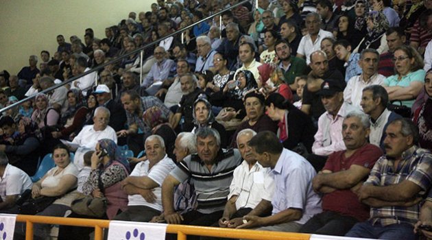 300 KİŞİLİK KURAYA 3 BİN KİŞİ KATILDI  Emeklilerin ev heyecanı