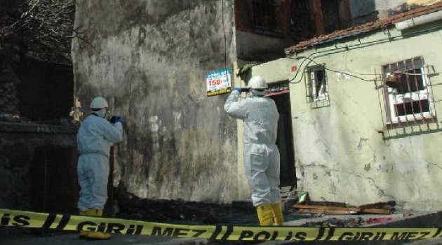 40 gün önce yanan evden 4 gün arayla 2 erkek cesedi çıktı