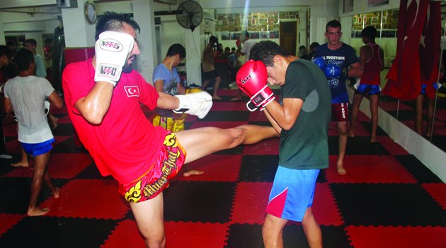 5 Adanalı dünyaya meydan okuyacak