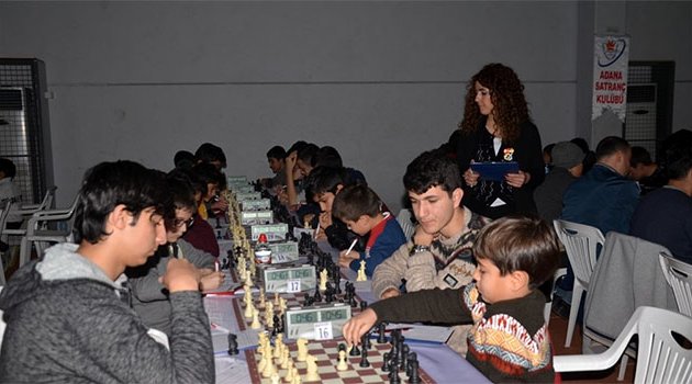 5 Ocak Kurtuluş Kupası Satranç Turnuvasına 400 sporcu katıldı