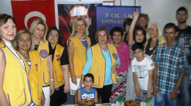 5 Ocak Lions Kulübü’nden engelli öğrencilere kitap-kırtasiye yardımı