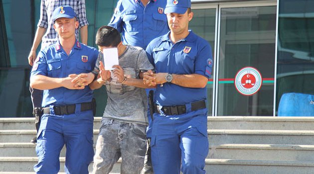 50 fişek eroini iç çamaşırına gizlemiş