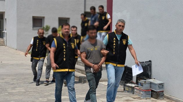 6 günde 8 otomobilin aküsünü çaldılar