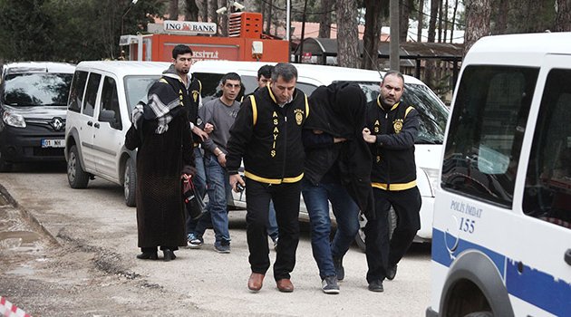 6 otomobilden hırsızlık yapan 2 kişi tutuklandı