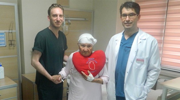 94 yaşındaki kadına açık kalp ameliyatı