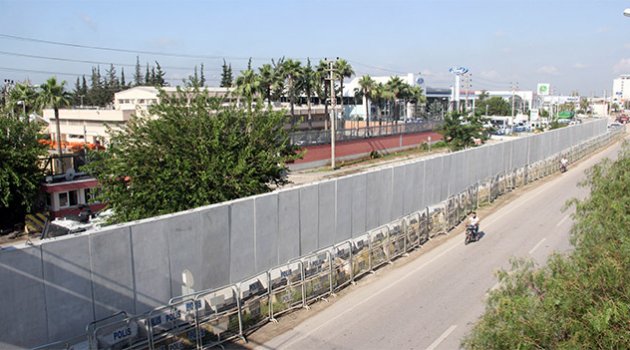 ABD konsolosluğunda beton duvarlı terör önlemi