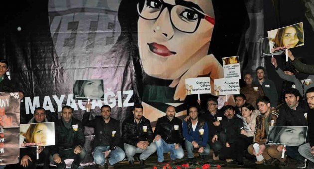 AÇEYDER, Özgecan’ı karanfillerle andı