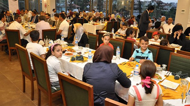 Adalet Çalışanlarından Şehit Aileleri Ve Suriyeli Yetimlere İftar