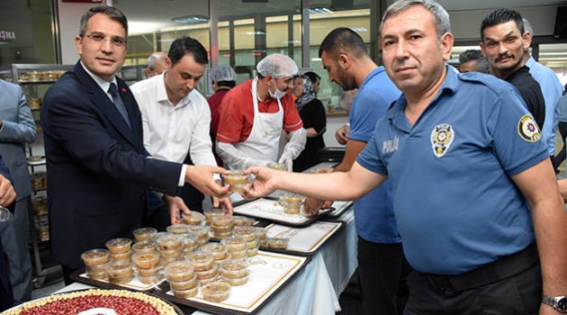 Adana Adliyesinde 3 bin kişilik aşure ikramı