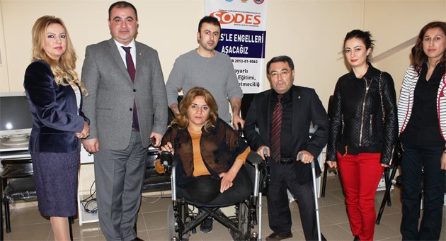 Adana Barosu’ndan engellilere bilgisayar