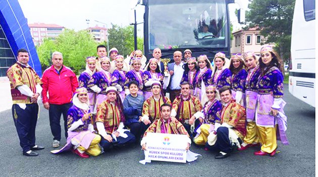 Adana Büyükşehir halk  oyunlarında bölge şampiyonu