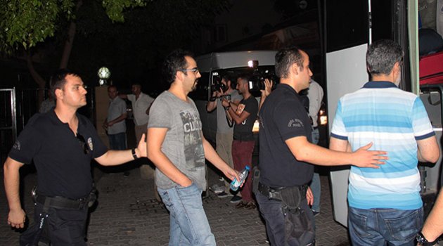 Adana’da 43 polis daha tutuklandı