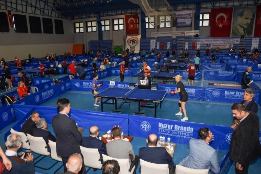 Adana’da 6. Veteran Masa Tenisi Turnuvası Başladı