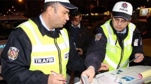 Adana’da Alkollü Araç Sürücüsü, Yeni Yılın İlk Cezasını Yedi