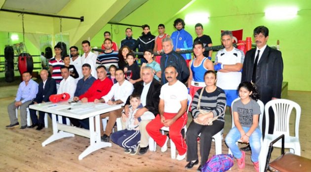 Adana’da Boks Seçmelerine 26 sporcu katıldı