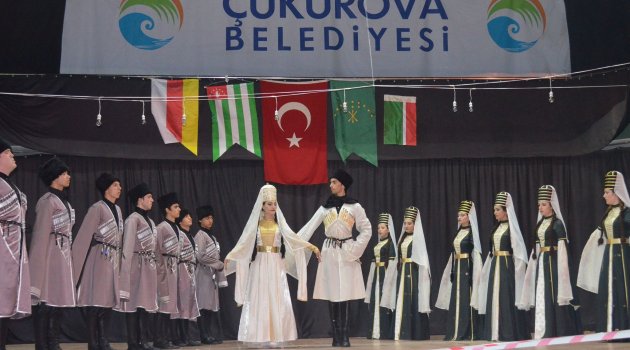 Adana’da Çerkeslerin yılsonu gösterisi
