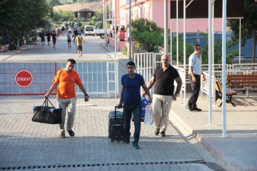 Adana’da cezaevinden tahliyeler başladı