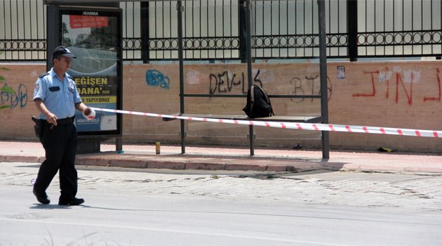 Adana’da çifte şüpheli çanta paniği