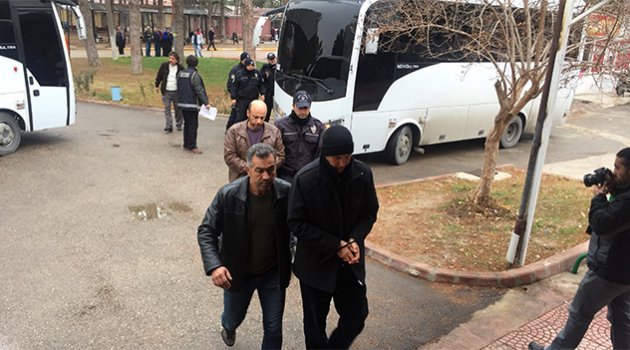 Adana’da FETÖ Şüphelisi Polisler Adliyeye Sevk Edildi