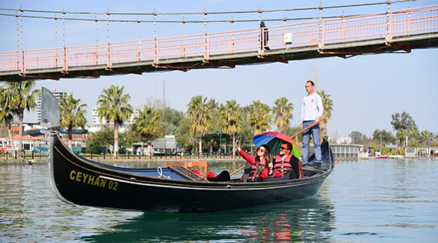 Adana’da gondol romantizmi