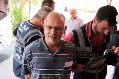 Adana’da Gözaltına Alınan 17 Polis Adliyeye Sevk Edildi