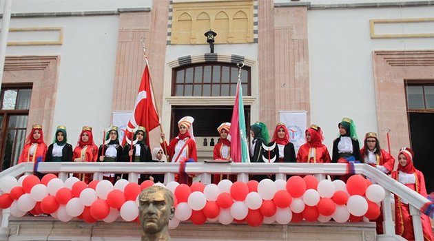 Adana’da İmam Hatiplilerden TÜBİTAK Bilim Fuarı