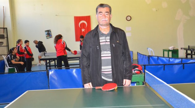 Adana’da kuruluşlar arası masa tenisi turnuvası