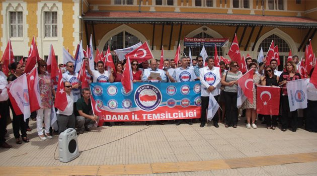 Adana’da Memur-Sen terör saldırılarını protesto etti