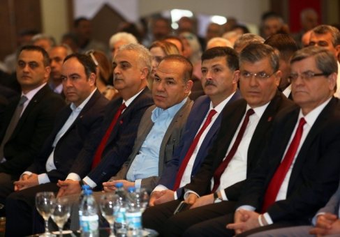 Adana’da Muhtarlar Zirvesi