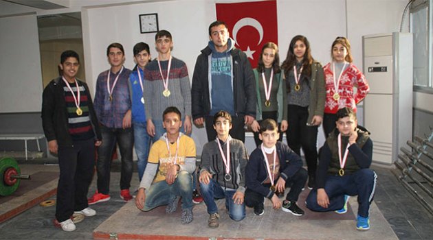 Adana’da Okullararası Yıldız, Genç Kız ve Erkek Halter İl Birinciliği