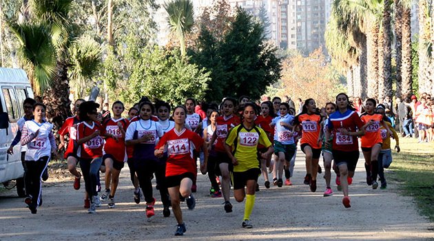 Adana’da Okullararası Yıldız ve Gençler Kros Müsabakaları