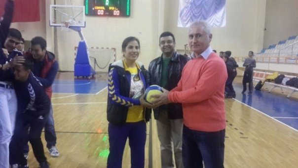 Adana'da okullarası genç erkekler hentbol müsabakaları