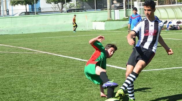 Adana’da Okullarası Yıldız Erkekler Futbol Müsabakaları