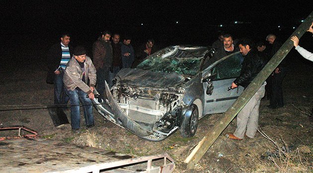 Adana’da polis aracı kaza yaptı: 2 yaralı