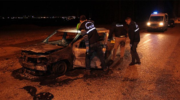 Adana’da taksiciyi dövüp, daha sonra aracını yaktılar