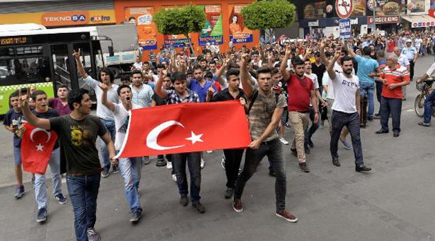 Adana’da terör protestosu
