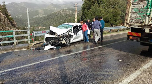 Adana’da trafik kazası: 3’ü polis 4 yaralı