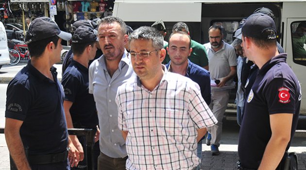 Adana’da tutuklanan asker sayısı 27’ye çıktı