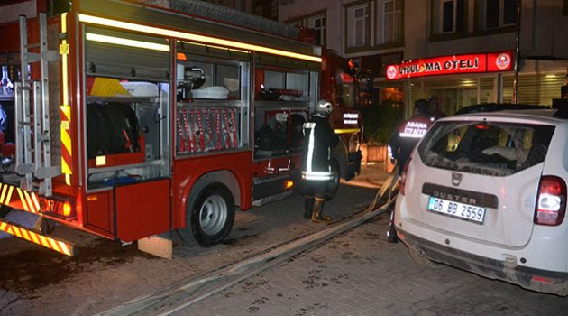 Adana’da uygulama otelinde yangın