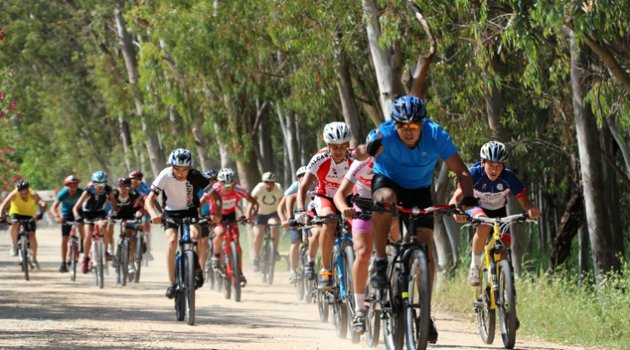 Adana’da “Yaza merhaba bisiklet yarışması”